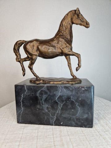 Carvin - Beeld, bronzen paard op sokkel carvin - 21 cm -