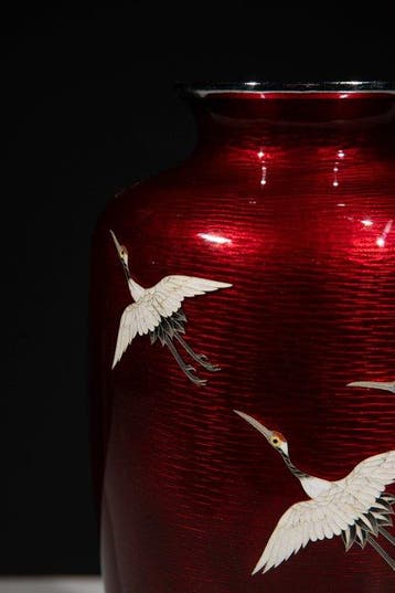 Vaas - Cloisonné - Een ginbari cloisonné vaas met, Antiek en Kunst