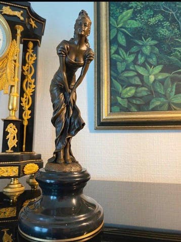 Beeld, Statuetta in Bronzo Giovane donna - 24.8 cm -