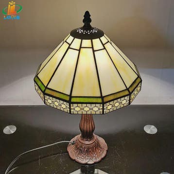 Stijlvolle Tiffany Tafellamp 22cm - Geometrisch Glas & Europ, Huis en Inrichting, Verzenden, Nieuw