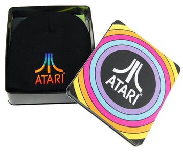 Joystick Junkies Atari Fanpakket in blik met T-Shirt + Muts, Verzenden, Nieuw