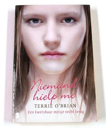 Boek Niemand hielp me 9789022579053, Verzenden, Nieuw