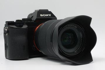 Sony 7 ILCE-7 + FE 28-70/3.5-5.6 Spiegelloze camera, Nieuw