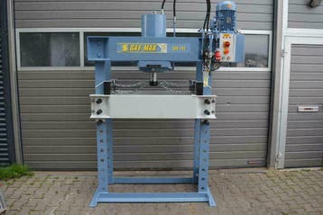 SAY-MAK werkplaatspers garagepers 150 ton, Nieuw