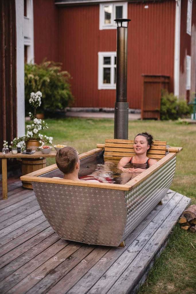 Houtgestookte hottub | Zweedse design jacuzzi | Hikki, Tuin en Terras, Bubbelbaden en Hottubs, Vast, Nieuw, Afdekzeil, Ophalen of Verzenden