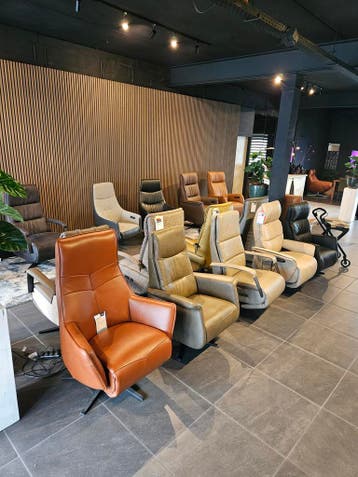 OPRUIMING tot 70% korting op div relaxfauteuils sta op stoel, Nieuw, Stof, Alle stijlen 