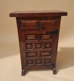 Kabinet - Hout - Een kast in Spaanse stijl uit de jaren, Antiek en Kunst, Curiosa en Brocante