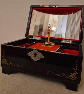 Sankyo, Elegante Carillon Portagioie Vintage con Ballerina