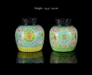 Een paar grote Chinese Peranakan Shou spiegelpotten met