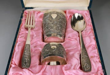 Gobelet - Servetring - Bestek van massief zilver en doos -, Antiek en Kunst