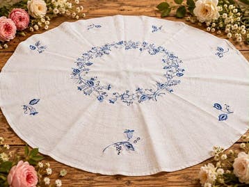 Tovaglia rotonda puro lino con ricamo a mano - Tafelkleed -, Antiek en Kunst, Antiek | Kleden en Textiel