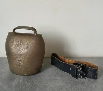 Decoratief ornament - Firmann - Grote ( koe) bel -