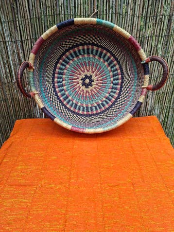 Bolgatanga wandmand xl en Ghana kente, Verzenden, Nieuw, Riet, Schaal