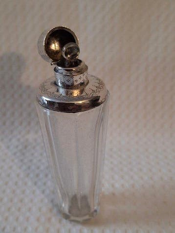 Parfumfles - Puntgave Antieke Parfum flacon, Gave dop en in