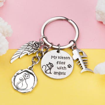 Herdenkings sleutelhanger kat My kitten flies with angels, Ophalen of Verzenden, Nieuw, Bedel