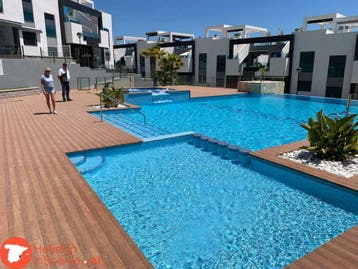 Luxe appartement (airco zwembaden) Torrevieja nabij strand, Vakantie, 2 slaapkamers, Appartement, Stad, Huisdier toegestaan