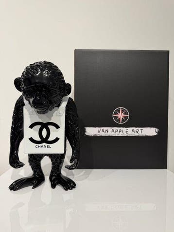 Van Apple - Fashion Monkey - Chanel
