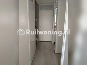 Fijn ruim huis voor gezinnen. (Woerden), Huizen en Kamers