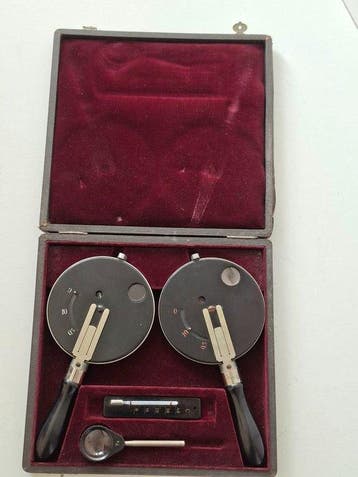 Medisch instrument - Metaal - Antieke oftalmoscoopset met, Antiek en Kunst