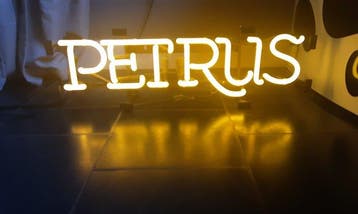 PETRUS Neon Sign - Reclamebord - glas kunststof