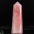 Prachtige rozenkwarts-obelisk – Symbool van liefde en