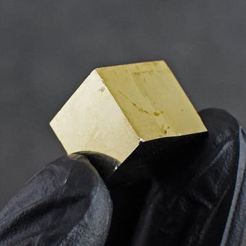 Beeld, No Reserve - Genuine Pyrite Gemstone Crystal Cube