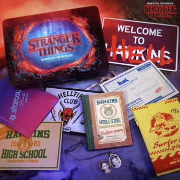 Stranger Things Hawkins Memoriest Vecnas Curse Edition, Ophalen of Verzenden, Nieuw, Film, Gebruiksvoorwerp