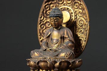 Lacquered Wood Shaka Nyorai (Shakyamuni Buddha) with Halo