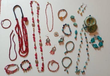 Themacollectie - Thema: vintage-sieraden collectie in