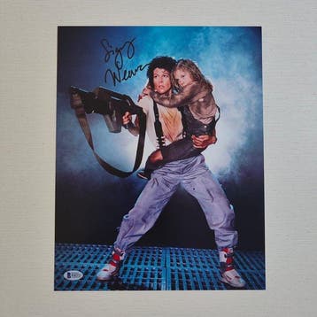 Aliens (1986) - Sigourney Weaver (Ellen Ripley) – Signed, Nieuw