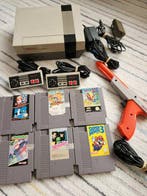 Nintendo - Nes - Nintendo NES & 2 Controllers & 6 Games &, Nieuw