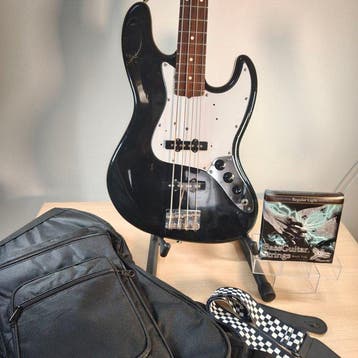 Fender - Jazz Bass - - Elektrische basgitaar - Japan, Muziek en Instrumenten, Snaarinstrumenten | Gitaren | Akoestisch, Nieuw