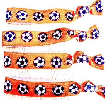 Voetbal cadeautje met gelukspoppetje,anti stressball,armband, Sport en Fitness, Voetbal, Verzenden, Nieuw, Overige typen