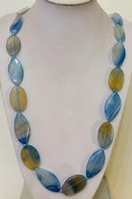 Blauwachtig agaat, natuurlijk uit Brazilië ( 42 x 22 mm ) /