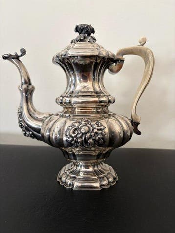 Tureen - .800 zilver - Oostenrijkse Rococo-heropleving