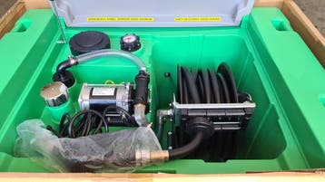 Benzinetank 300 liter met 12 Volt pompsysteem met slangh..., Nieuw