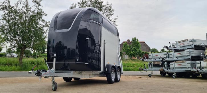 Sirius Vision | Comfort voor jouw paard – Moderne trailers, Dieren en Toebehoren, Paarden en Pony's | Trailers en Aanhangwagens