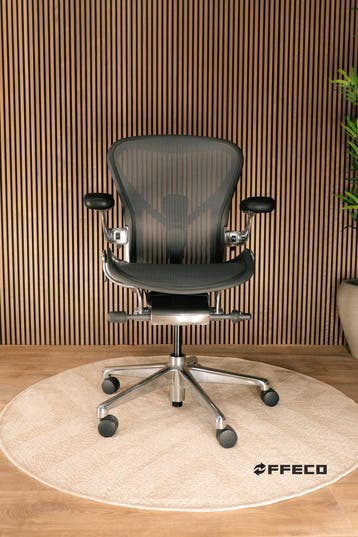 Herman Miller Aeron Remastered Met Polished Afwerking, Verzenden, Zwart, Zo goed als nieuw, Bureaustoel