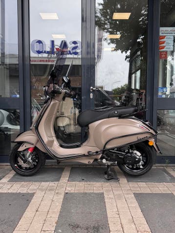 Vespa Sprint custom desert storm | Full option | Brom, Fietsen en Brommers, Scooters | Vespa, Overige modellen, Maximaal 45 km/u