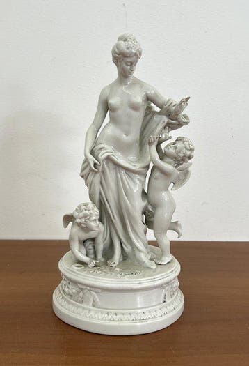 Capodimonte - Richard Ginori - Figuur - Venere con putti -