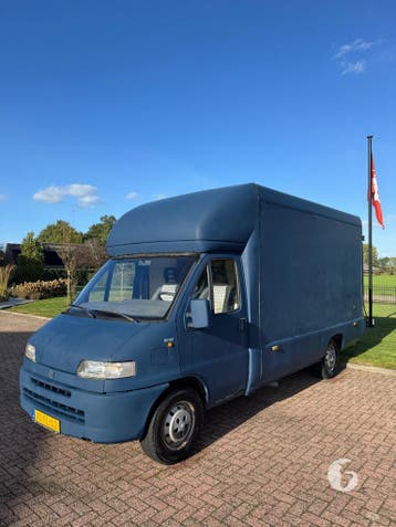 Leuke Fiat paardenwagen! Met achterlader!, Ophalen, Zo goed als nieuw, Polyester, 2-paards trailer