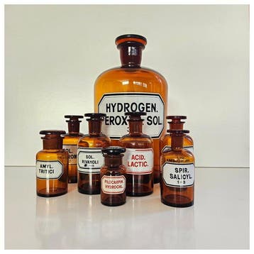 Fles (8) - Glas - Pharmacists Bottles