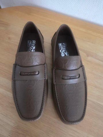 Salvatore Ferragamo - Mocassins - Maat: EU 40.5, Nieuw
