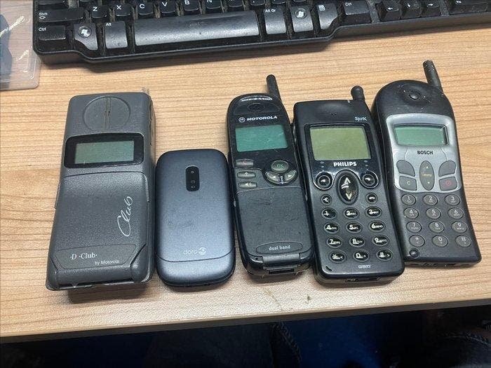 Motorola, Philips, Bosch Doro Vintage mobile phones -, Spelcomputers en Games, Spelcomputers | Overige Accessoires