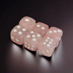 Dobbelstenen van roze kwarts van mooie kwaliteit.