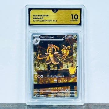Pokémon Graded card - Kommo-o 143 - 30th Anniversary –, Nieuw