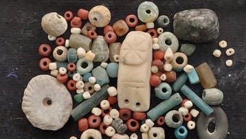 Oudegyptisch naar Latijn Glas meer dan honderd oude kralen, Antiek en Kunst