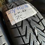 2 x Vredestein Wintrac 4 Xtreme 215-70-16 Winterbanden 7,5mm, 16 inch, Band(en), Personenwagen, Gebruikt