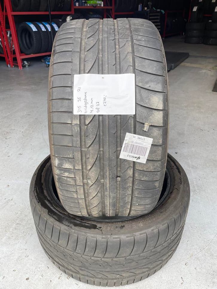 315/35/21 BRIDGESTONE DUELER 4,2MM 2 STUKS €150 (0822), Auto-onderdelen, Banden en Velgen, 21 inch, Zomerbanden, 315 mm, Personenwagen