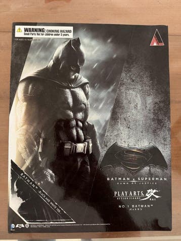 Square Enix - Action figure Play Arts Batman vs Superman, Nieuw